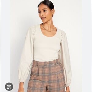 💕3/$25💕 Old Navy Puff-Sleeve Mixed Material Top